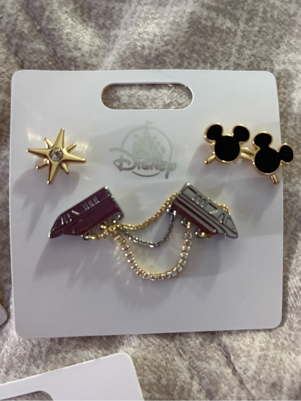 Disney parks Gold & Red Popcorn Charm pin Set - Jewelry for bags etc
Firm - Picture 3 of 5